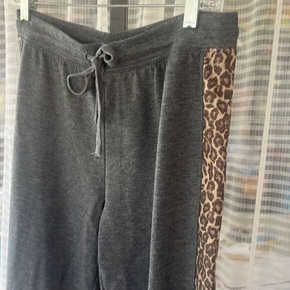 Splendid Leopard Gray Fleece Sweatpants Jogger Women’s Small - Picture 4 of 5
